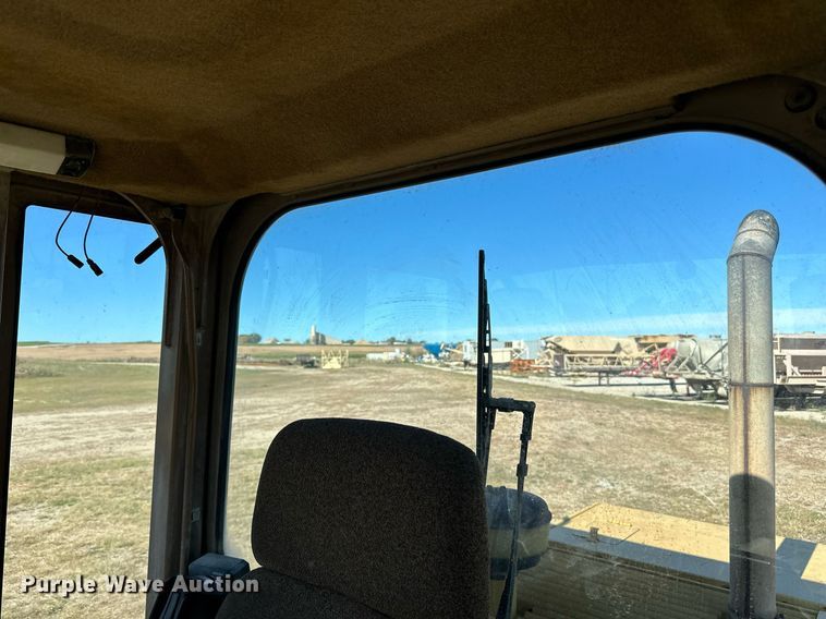 image for item DP8530 1996 Caterpillar  924F wheel loader