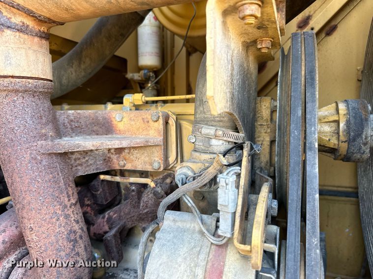 image for item DP8530 1996 Caterpillar  924F wheel loader