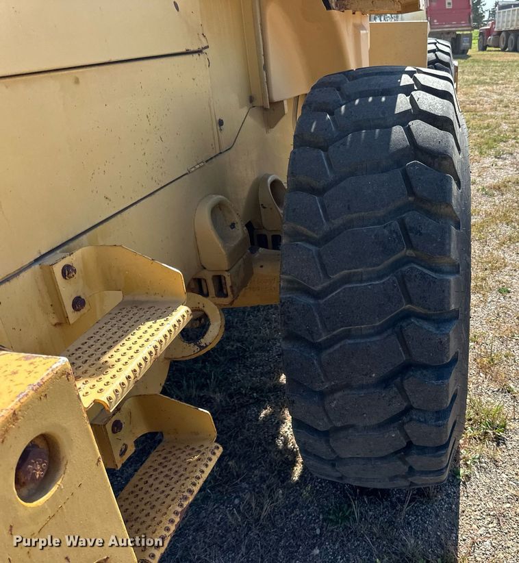 image for item DP8530 1996 Caterpillar  924F wheel loader