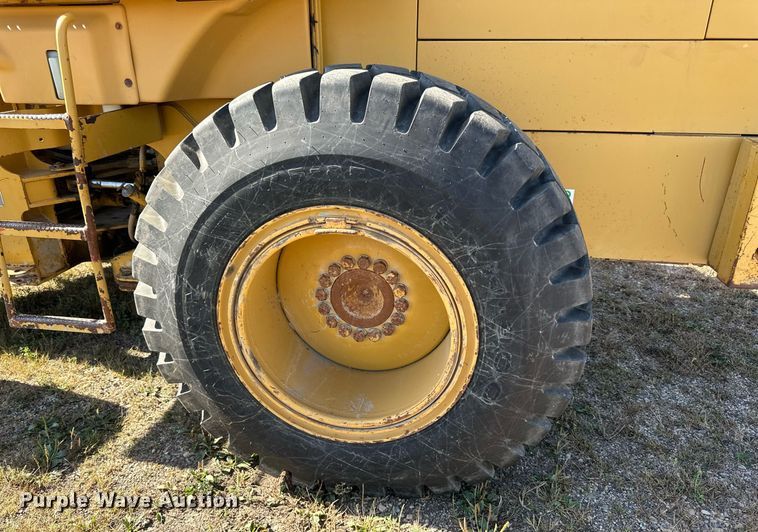 image for item DP8530 1996 Caterpillar  924F wheel loader