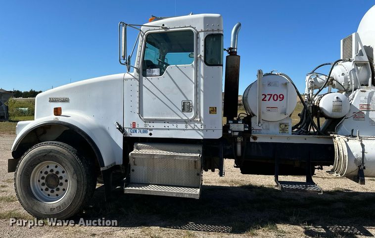 image for item DP8533 2002 Kenworth  W900 ready mix truck