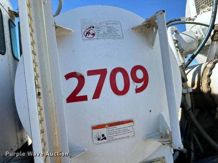 image for item DP8533 2002 Kenworth  W900 ready mix truck