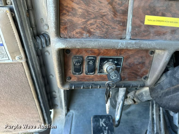 image for item DP8533 2002 Kenworth  W900 ready mix truck