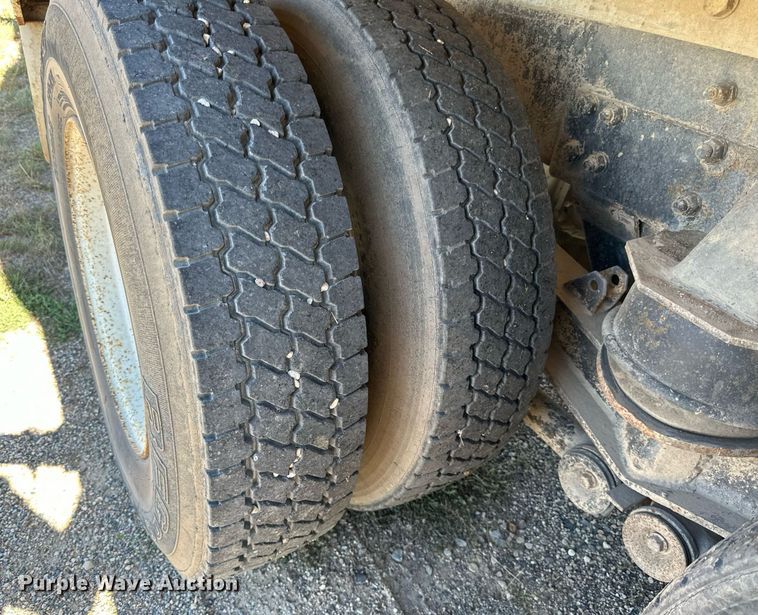 image for item DP8533 2002 Kenworth  W900 ready mix truck