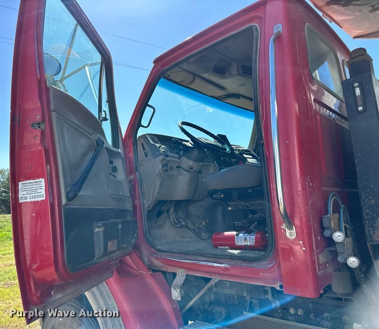 image for item DP8534 2007 Sterling  LT9513 dump truck