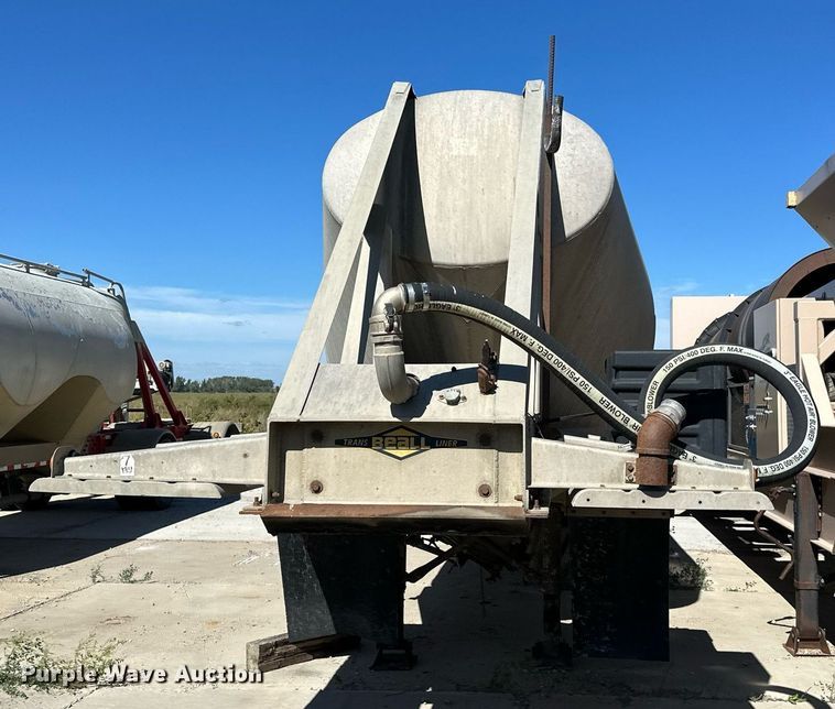 image for item DP8536 1991 Beall  pneumatic dry bulk trailer