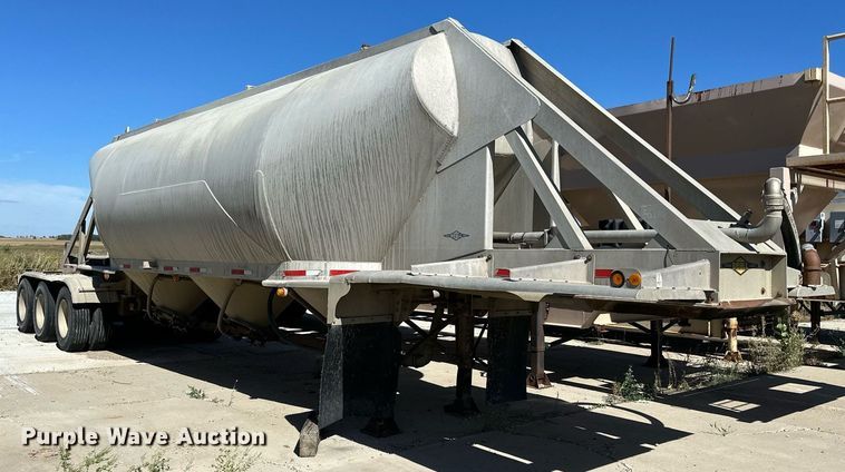 image for item DP8536 1991 Beall  pneumatic dry bulk trailer