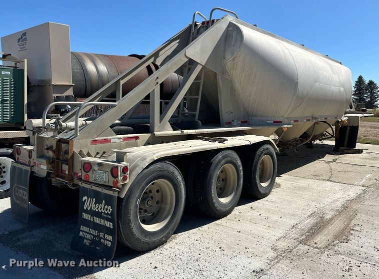 image for item DP8536 1991 Beall  pneumatic dry bulk trailer