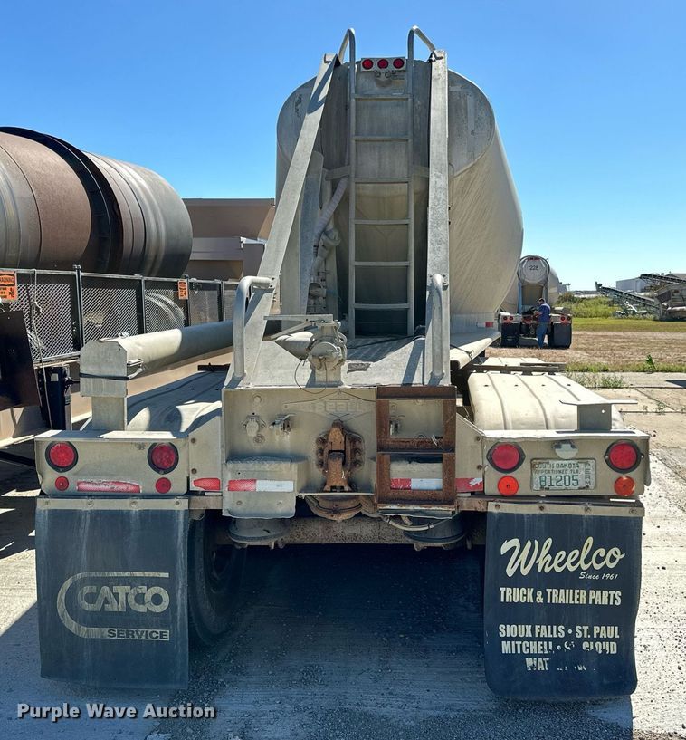 image for item DP8536 1991 Beall  pneumatic dry bulk trailer