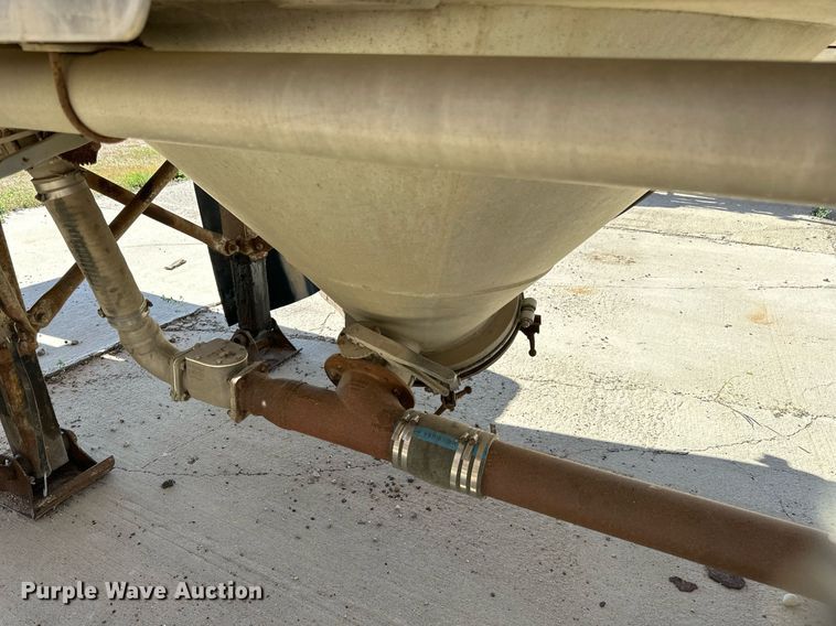 image for item DP8536 1991 Beall  pneumatic dry bulk trailer