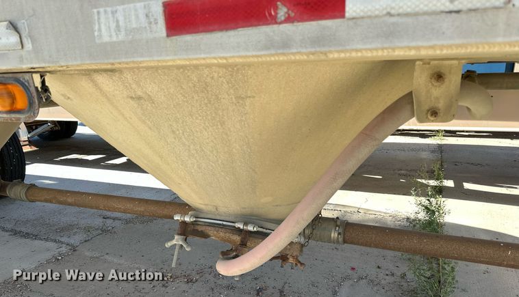 image for item DP8536 1991 Beall  pneumatic dry bulk trailer