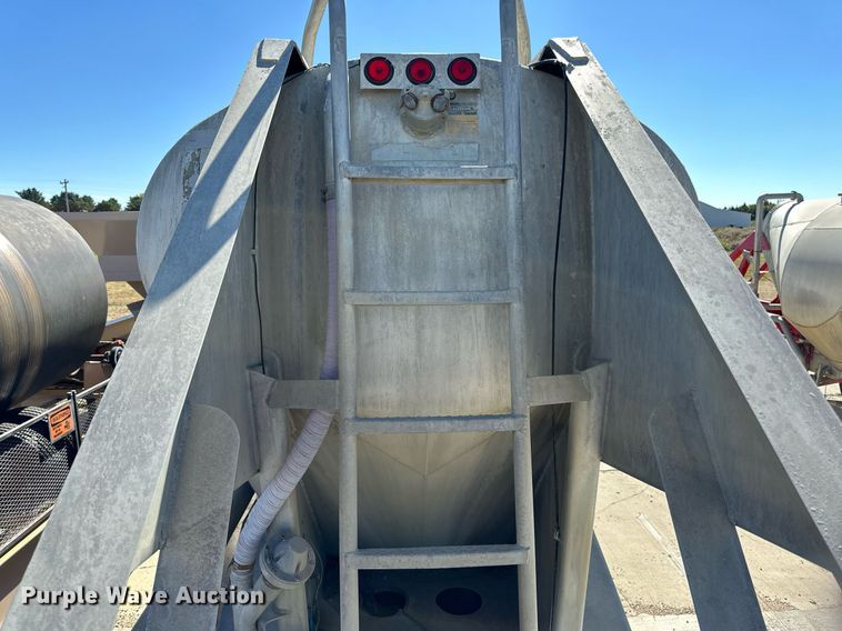 image for item DP8536 1991 Beall  pneumatic dry bulk trailer