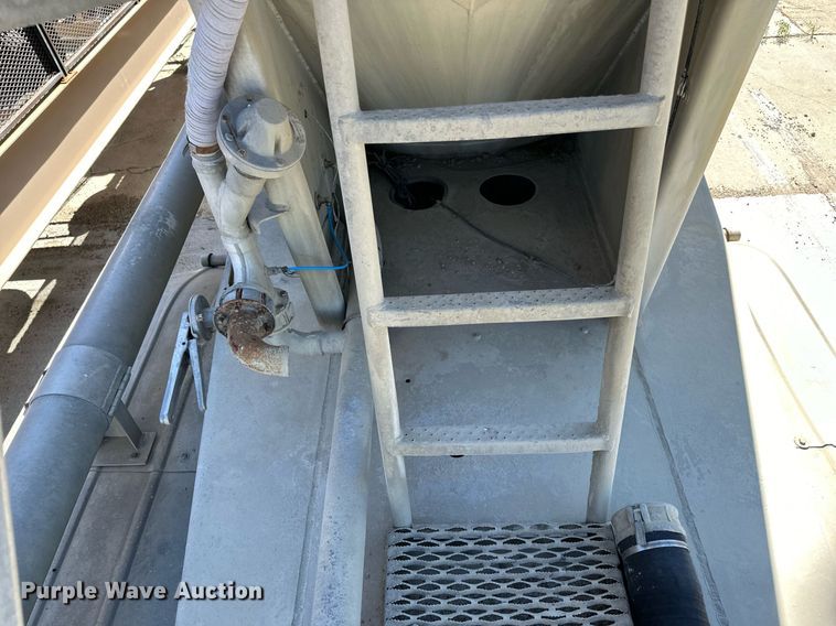 image for item DP8536 1991 Beall  pneumatic dry bulk trailer