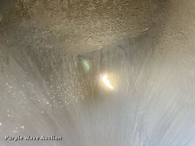 image for item DP8536 1991 Beall  pneumatic dry bulk trailer