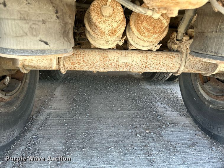 image for item DP8536 1991 Beall  pneumatic dry bulk trailer