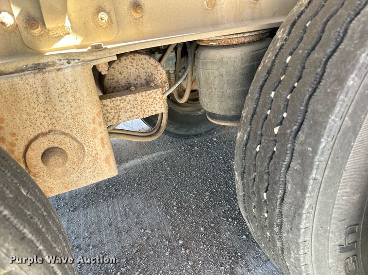 image for item DP8536 1991 Beall  pneumatic dry bulk trailer