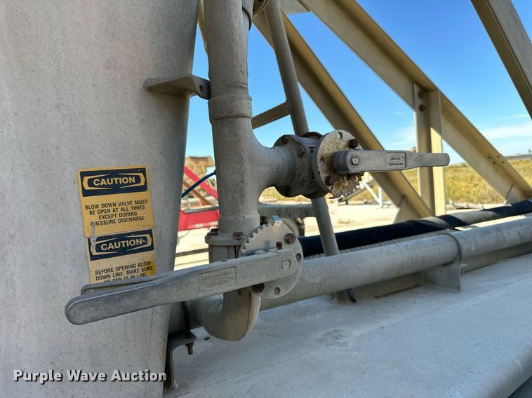 image for item DP8536 1991 Beall  pneumatic dry bulk trailer