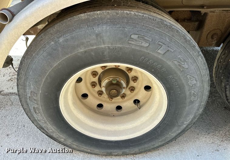 image for item DP8536 1991 Beall  pneumatic dry bulk trailer