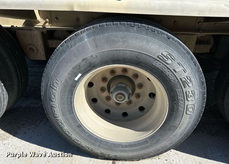 image for item DP8536 1991 Beall  pneumatic dry bulk trailer