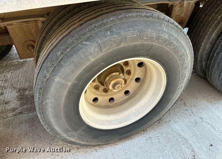 image for item DP8536 1991 Beall  pneumatic dry bulk trailer