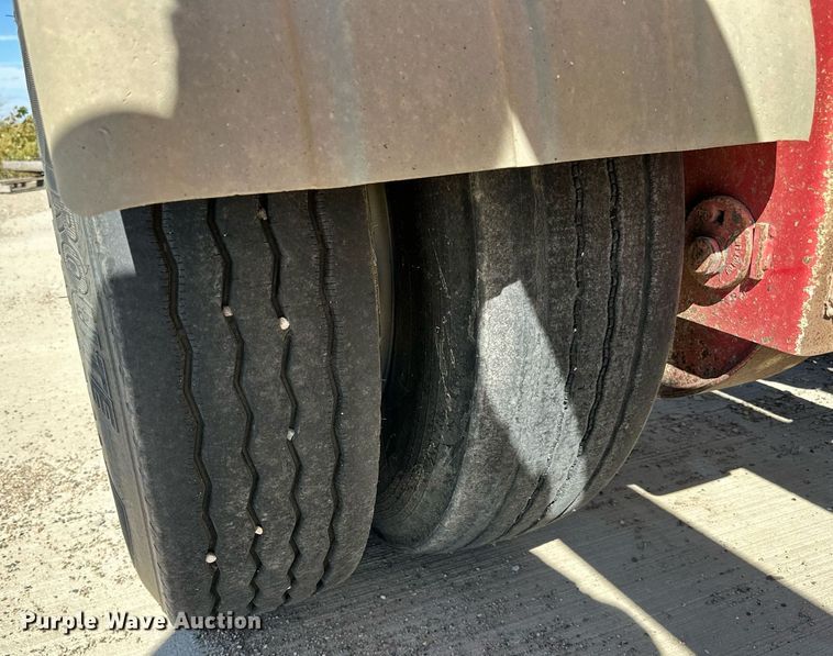 image for item DP8537 2004 Heil pneumatic dry bulk trailer