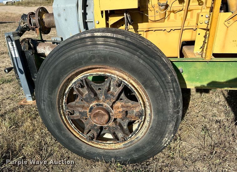 image for item DP8540 2001 John Deere  power unit 