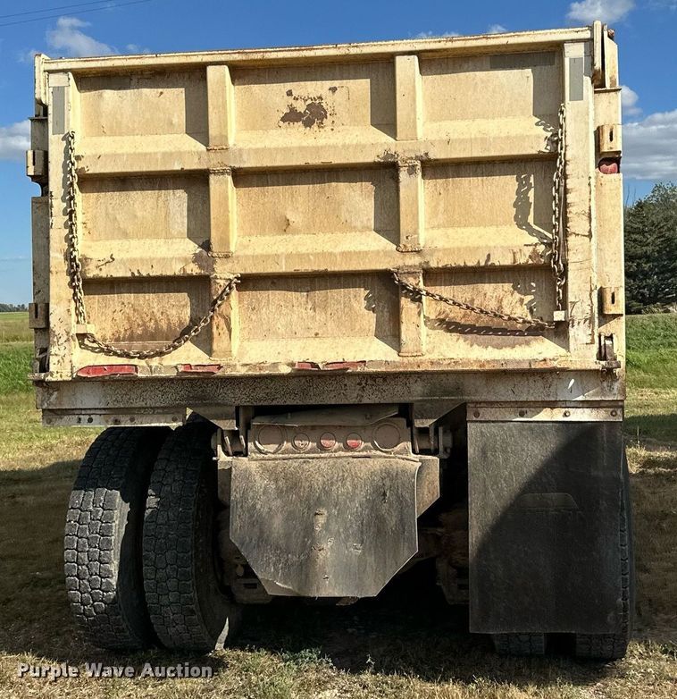 image for item DP8542 1990 Mack RD690S dump truck