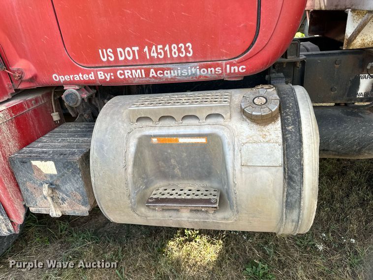 image for item DP8542 1990 Mack RD690S dump truck