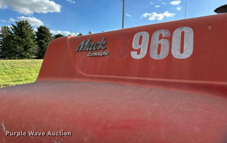 image for item DP8542 1990 Mack RD690S dump truck