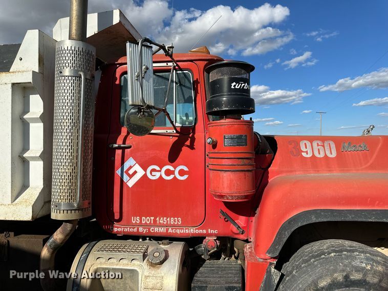 image for item DP8542 1990 Mack RD690S dump truck