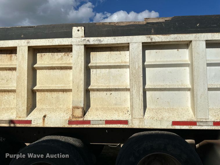 image for item DP8542 1990 Mack RD690S dump truck