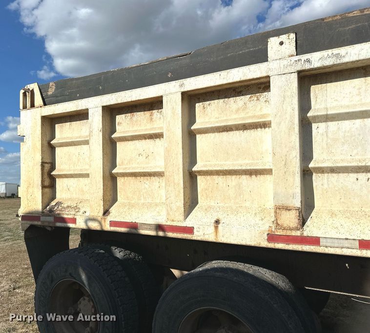 image for item DP8542 1990 Mack RD690S dump truck