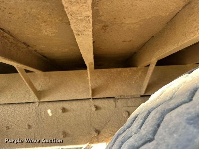 image for item DP8542 1990 Mack RD690S dump truck