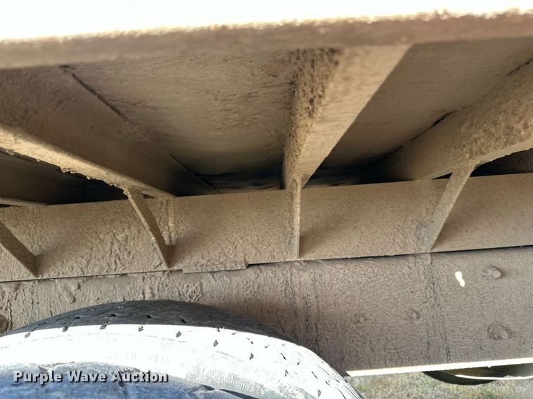 image for item DP8542 1990 Mack RD690S dump truck