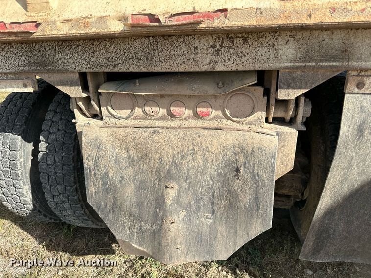 image for item DP8542 1990 Mack RD690S dump truck