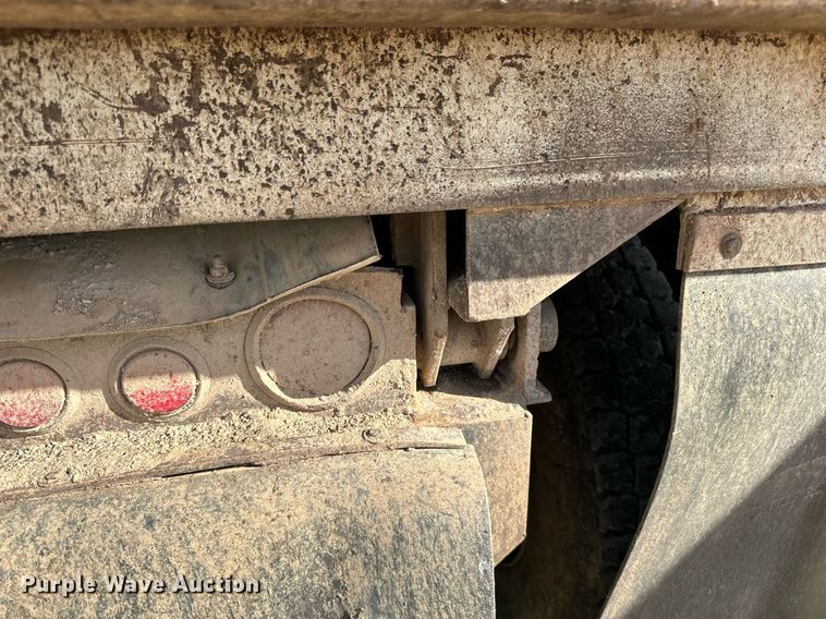 image for item DP8542 1990 Mack RD690S dump truck