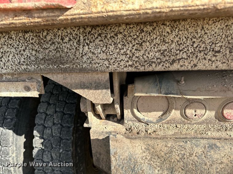 image for item DP8542 1990 Mack RD690S dump truck