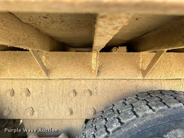 image for item DP8542 1990 Mack RD690S dump truck