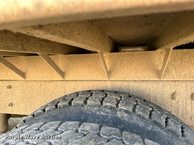 image for item DP8542 1990 Mack RD690S dump truck