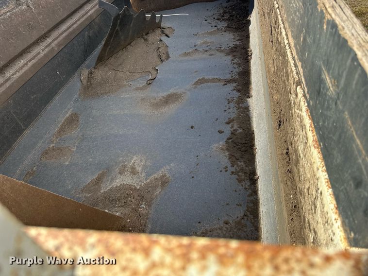 image for item DP8542 1990 Mack RD690S dump truck