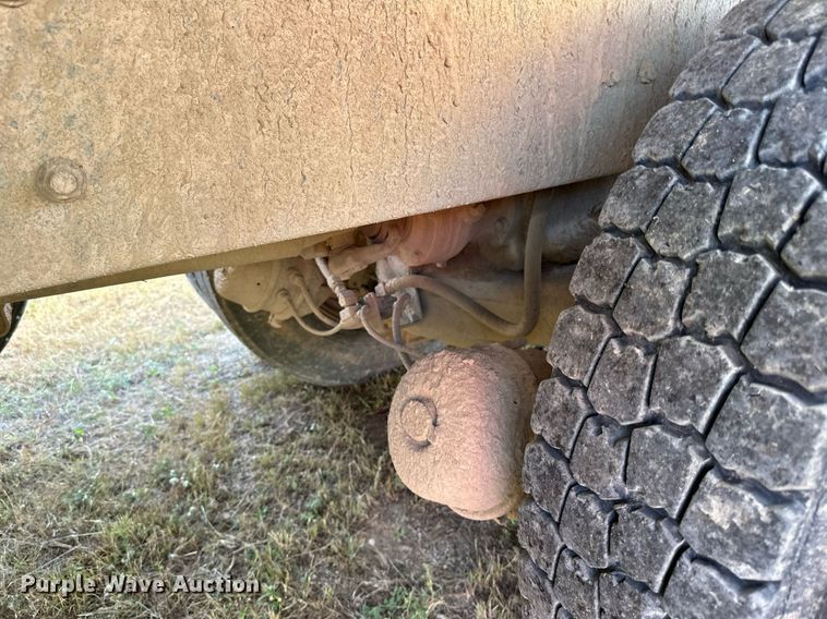 image for item DP8542 1990 Mack RD690S dump truck