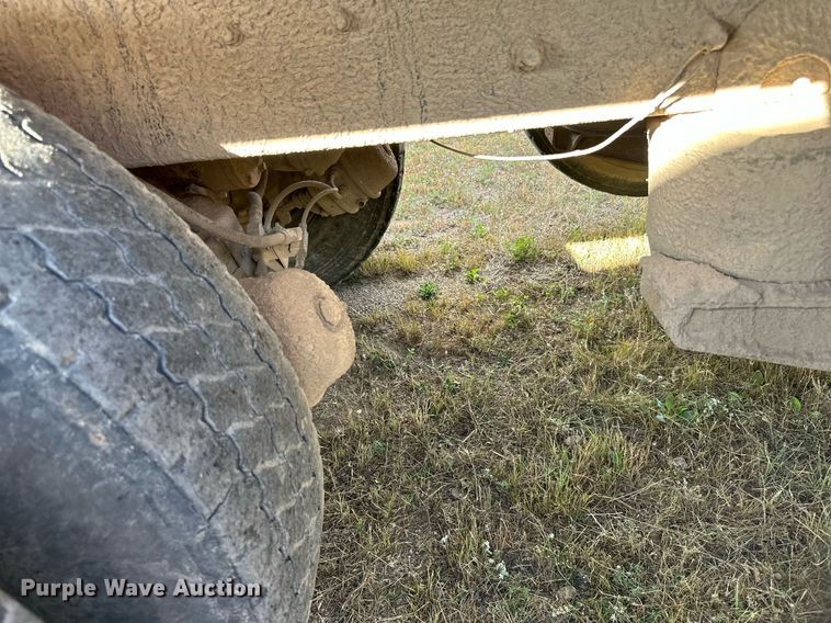 image for item DP8542 1990 Mack RD690S dump truck