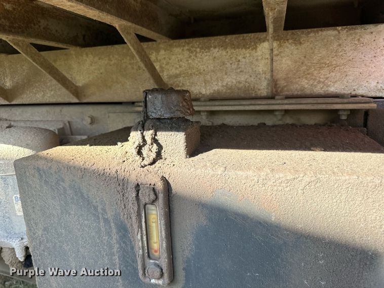 image for item DP8542 1990 Mack RD690S dump truck