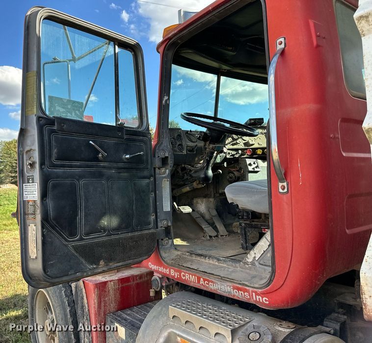 image for item DP8542 1990 Mack RD690S dump truck
