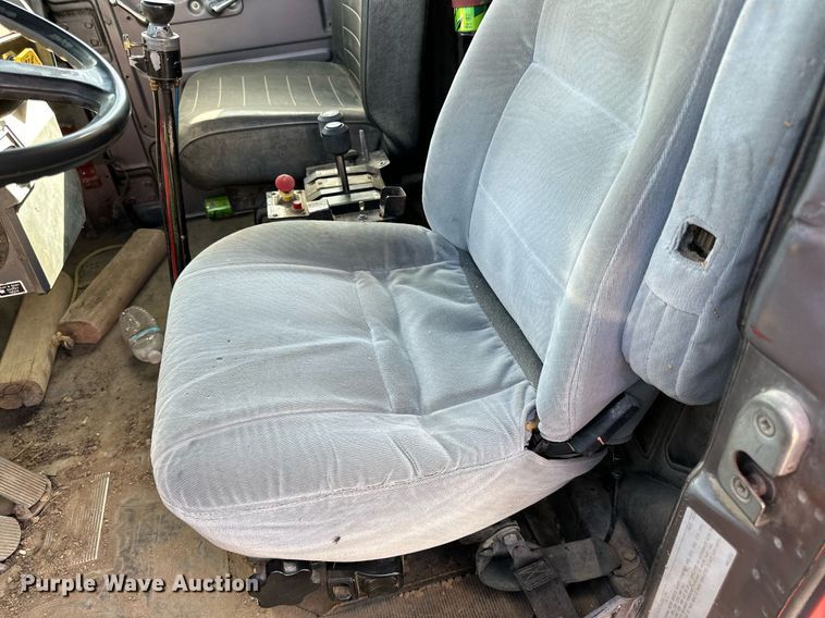 image for item DP8542 1990 Mack RD690S dump truck