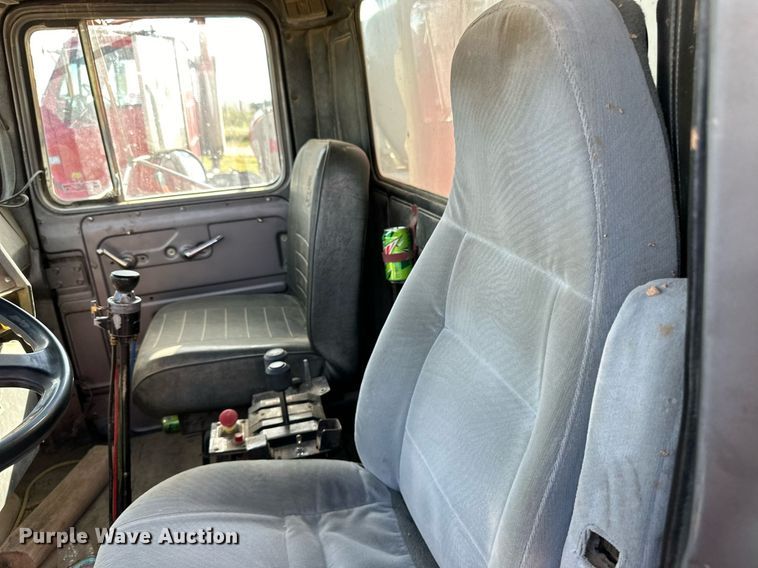 image for item DP8542 1990 Mack RD690S dump truck