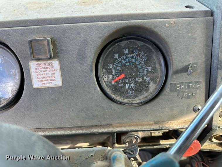 image for item DP8542 1990 Mack RD690S dump truck