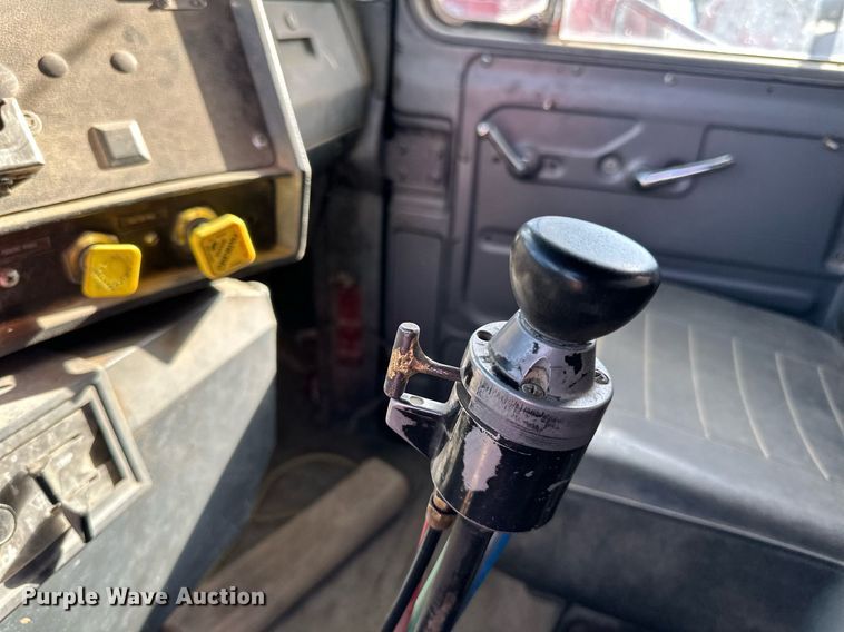 image for item DP8542 1990 Mack RD690S dump truck