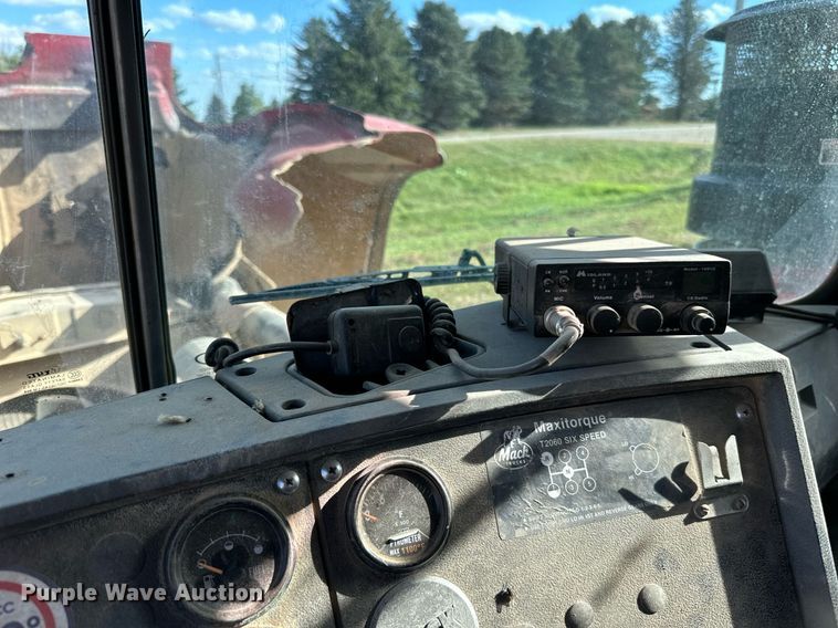 image for item DP8542 1990 Mack RD690S dump truck