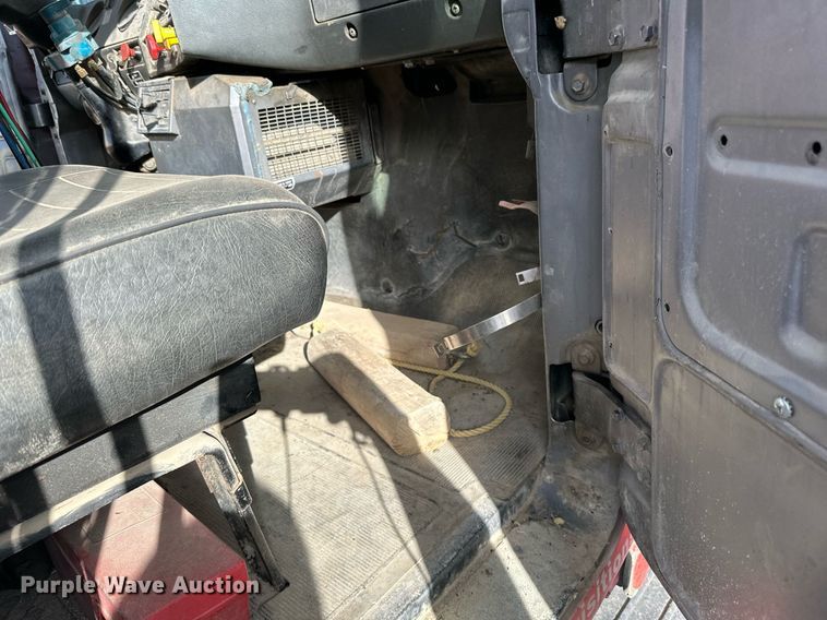 image for item DP8542 1990 Mack RD690S dump truck